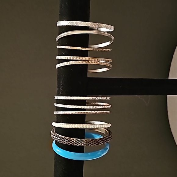 Lot of 11 Various Bangles - 9" Inner Circumference - Picture 1 of 5